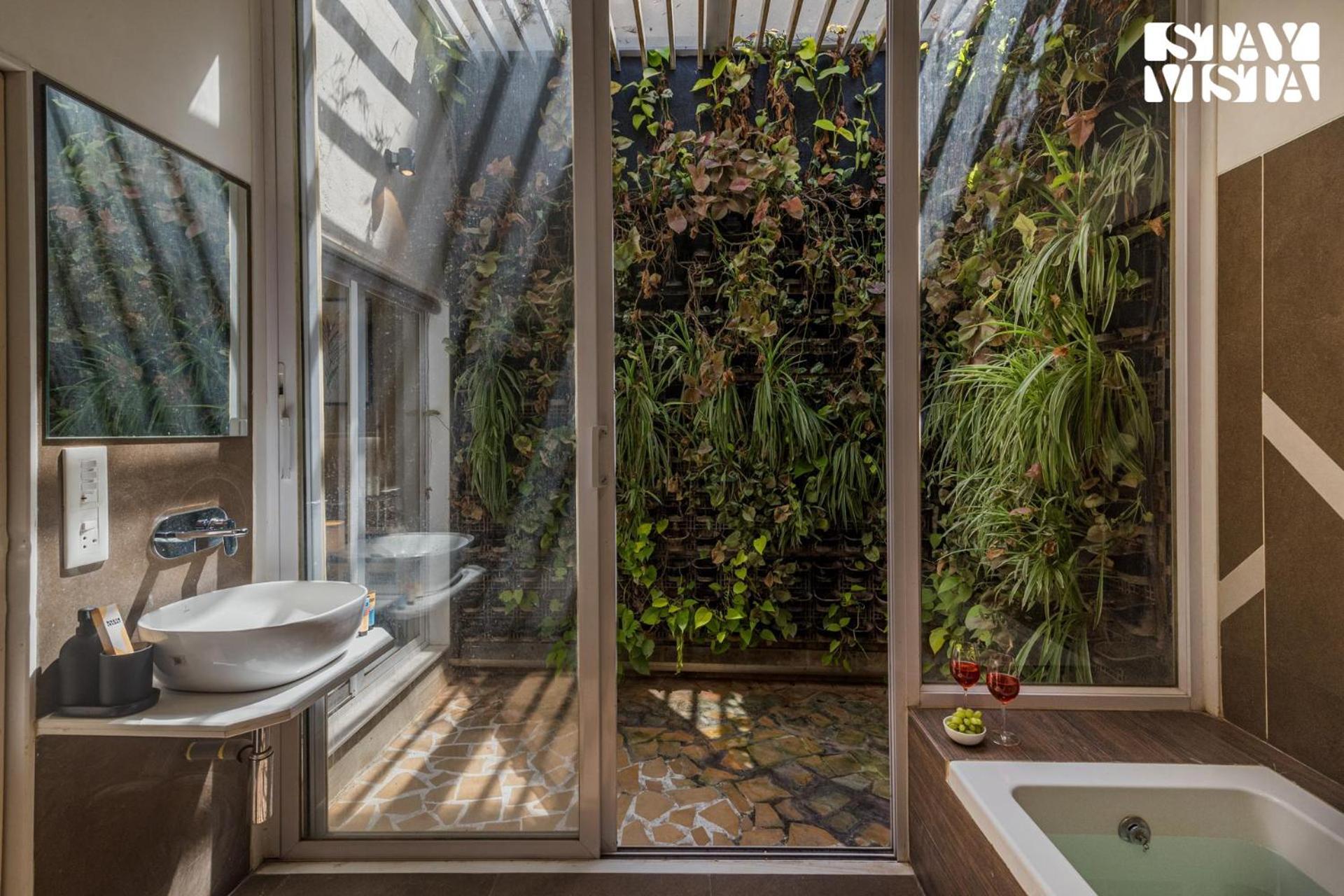 Stayvista'S Silver Grove - Serene Haven With Expansive Lawn & Terrace 나식 외부 사진