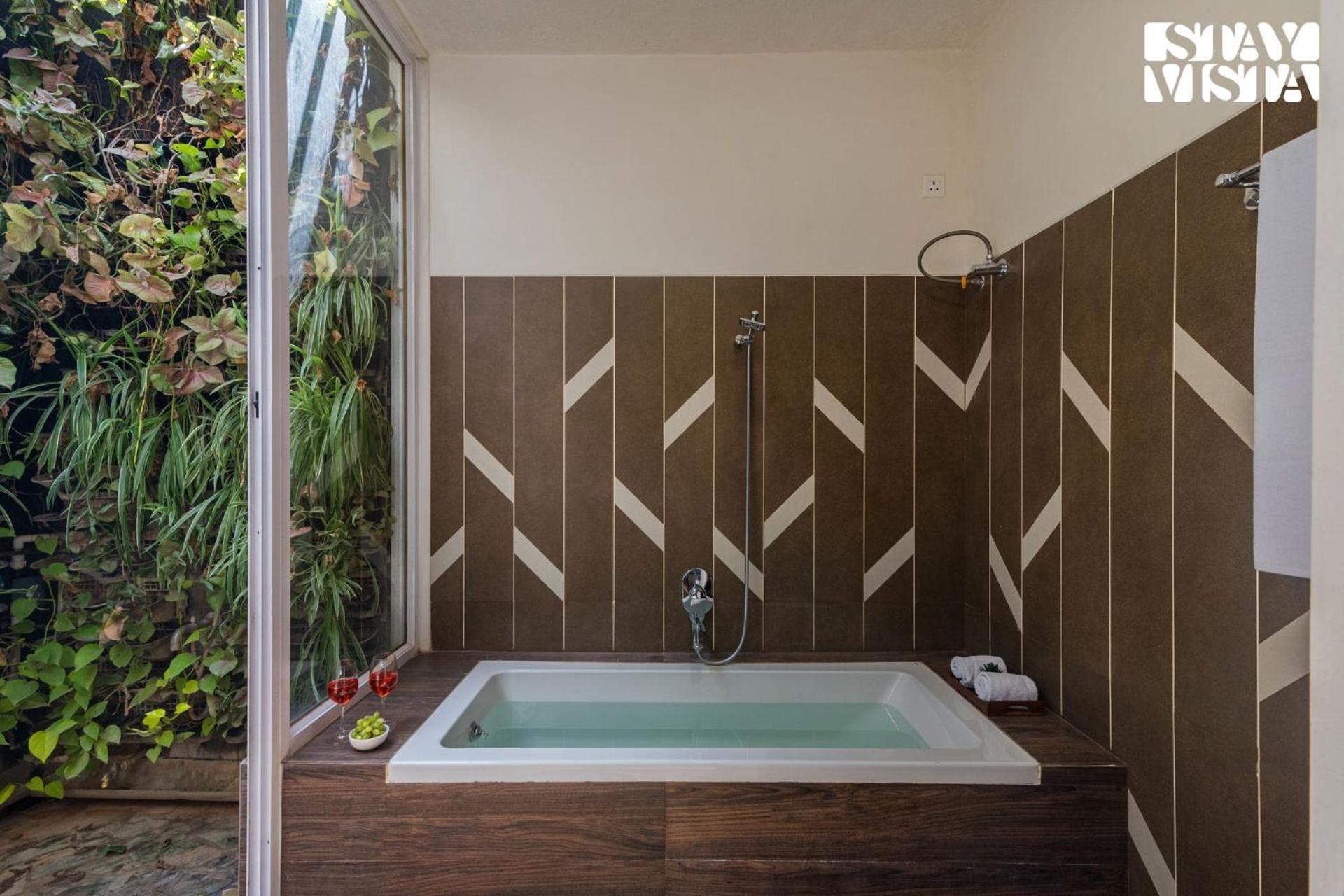 Stayvista'S Silver Grove - Serene Haven With Expansive Lawn & Terrace 나식 외부 사진