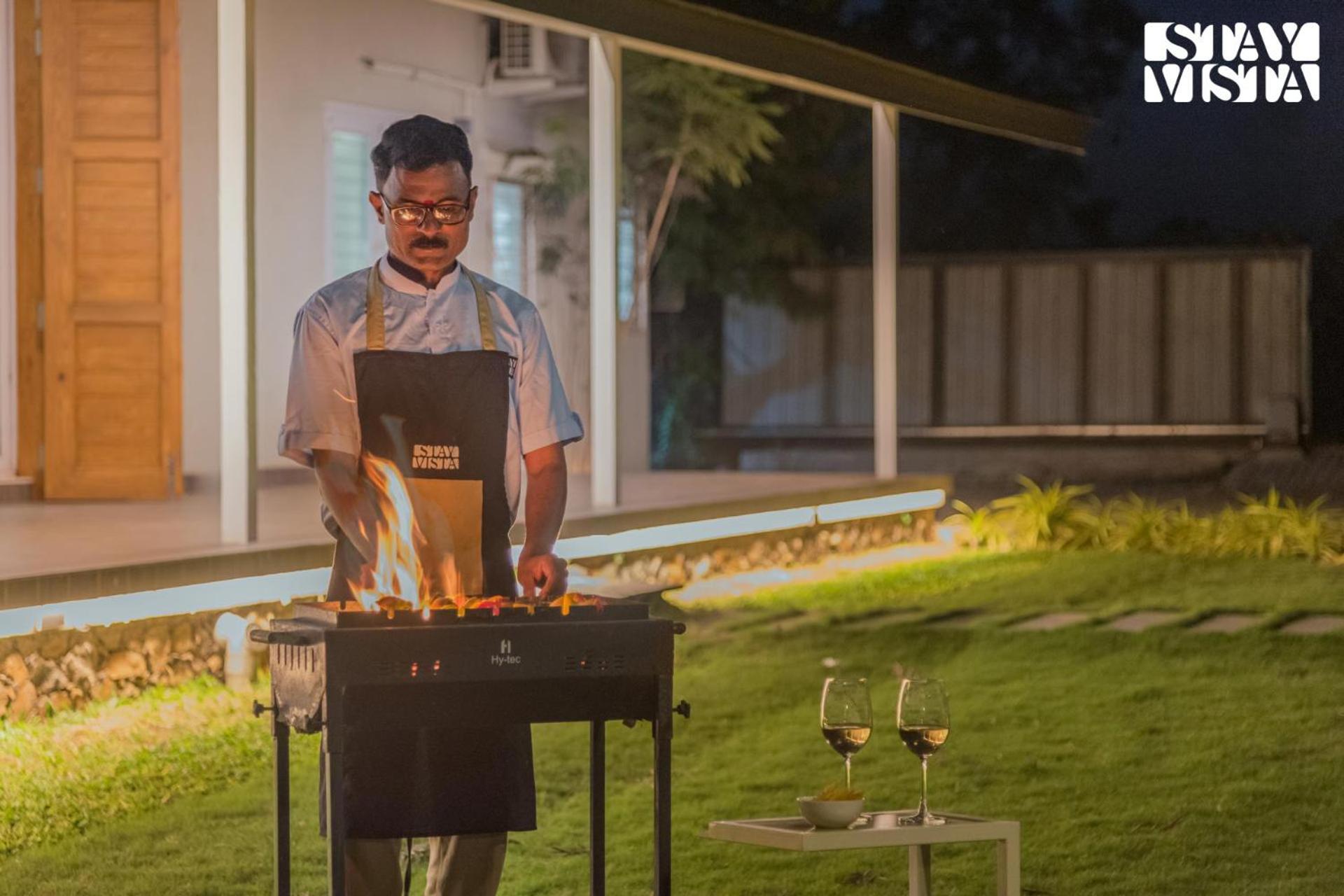 Stayvista'S Silver Grove - Serene Haven With Expansive Lawn & Terrace 나식 외부 사진
