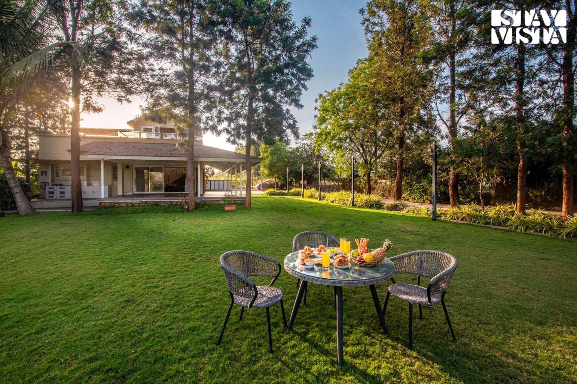 Stayvista'S Silver Grove - Serene Haven With Expansive Lawn & Terrace 나식 외부 사진