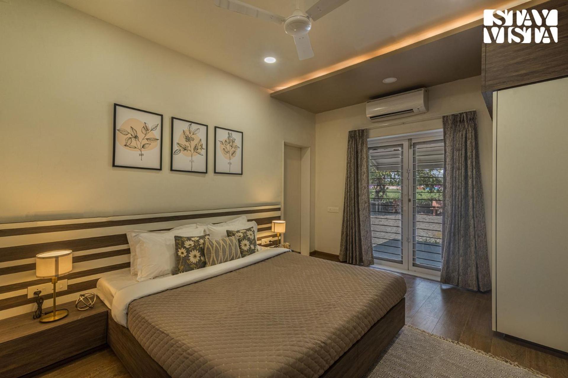 Stayvista'S Silver Grove - Serene Haven With Expansive Lawn & Terrace 나식 외부 사진
