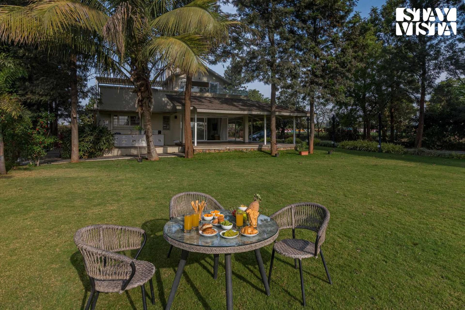 Stayvista'S Silver Grove - Serene Haven With Expansive Lawn & Terrace 나식 외부 사진